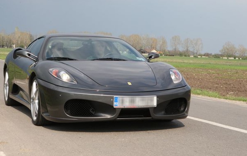 România va primi 35 de Ferrari în 2012. Ne ajung?
