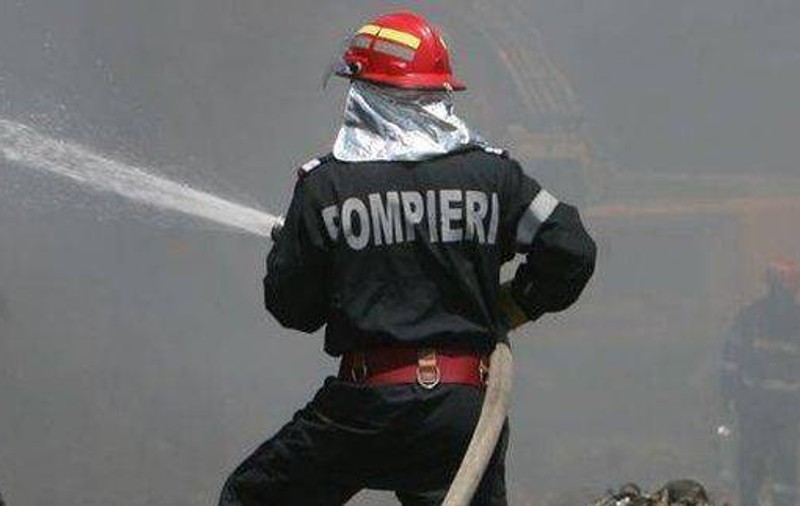 Incendiu de proporții la două depozite ale Gărzii Finaciare din Capitală