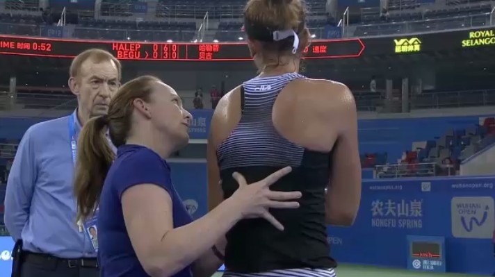 Irina Begu a cerut ajutorul medicilor în partida cu Simona Halep de la Wuhan.