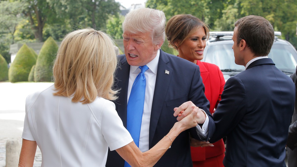 Trump i-a făcut complimente lui Brigitte Macron