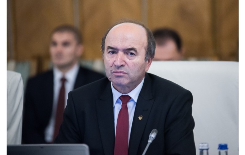 Infracțiunile privind abuzul în serviciu şi neglijenţa în serviciu, reglementate separat de legile justiției; Anunțul ministerului Justiției