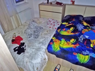 Saltelele pe care dormeau înghesuiți cei 9 muncitori
