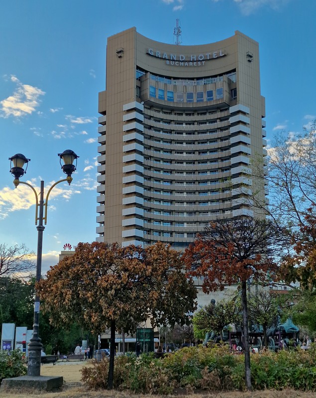 Hotelul Intercontinental și-a schimbat numele, după 50 de ani. Clădirea-simbol din centrul Bucureștiului a intrat în renovare