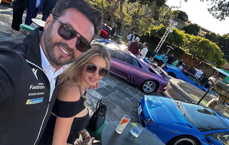 Cum arată bolidul de lux primit de Alina Vidican de la soțul ei, Claude Senhoreti. Prețul pornește de la 350.000. „La mulți ani!”