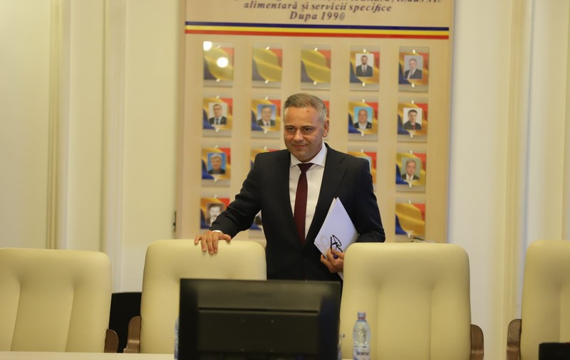 Ministrul Florin Barbu, mesaj pentru George Simion după ce moțiunea simplă a picat: „Vă aştept la minister să vă învăţ agricultură”