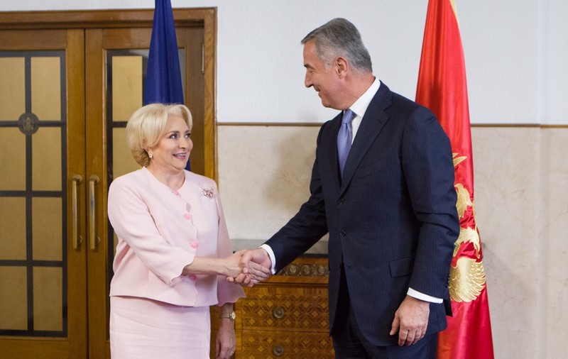 VIDEO/ Viorica Dăncilă a încurcat capitalele. Aflată în vizită la Podgorica, în Muntenegru, a declarat că este în Pristina, Kosovo