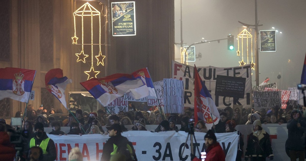 Studenții sârbi organizează un protest împotriva autorităților acuzate de coruptie