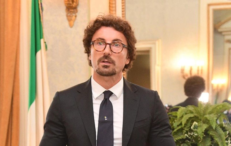 Mesajul ministrului italian al Transporturilor, după amendarea românilor cu mașini înmatriculate în țară: „Acești șmecheri au încetat să-și facă de cap”
