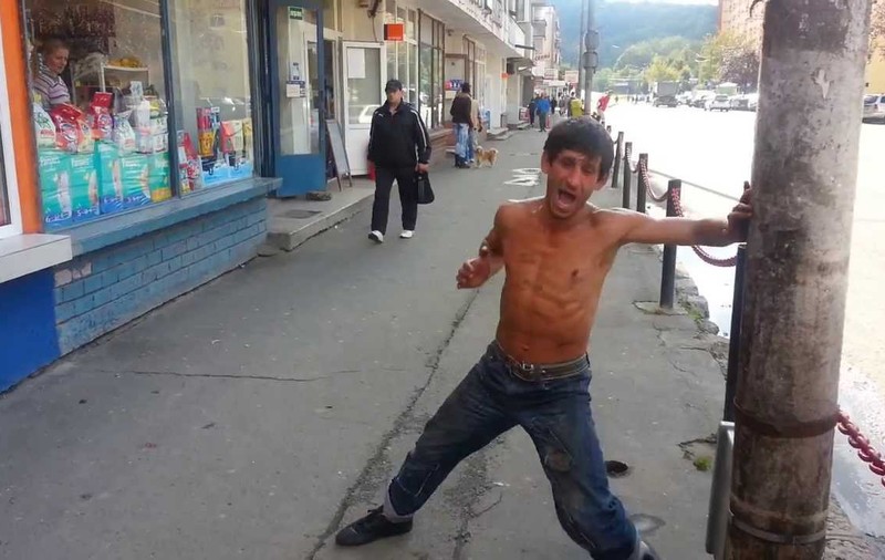 Bruce Lee de România. Boschetarul care-l imită perfect pe eroul artelor marțiale|VIDEO