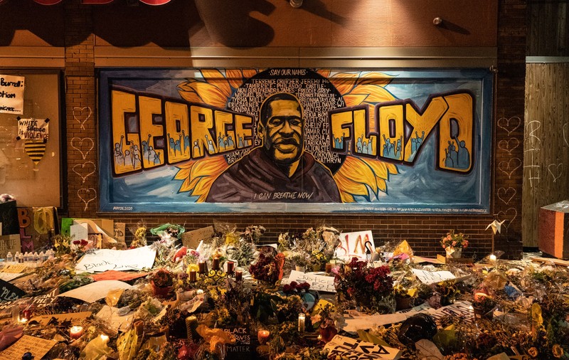 8 minute și 46 de secunde de tăcere în memoria lui George Floyd, la ceremonia ținută la Minneapolis