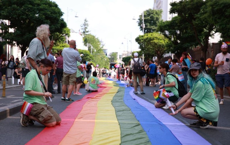 Bucharest Pride 2025. Număr record de participanți la ediția care marchează 20 de ani de la primul marș LGBTQIA+ din România