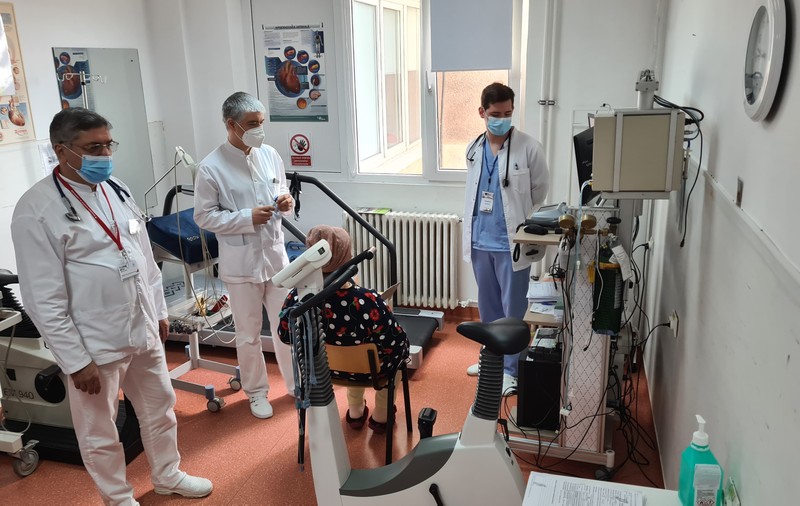 Reportaj într-o clinică de recuperare post-COVID. „Aveam 10% șanse la viață. Acum respir fără ajutor”