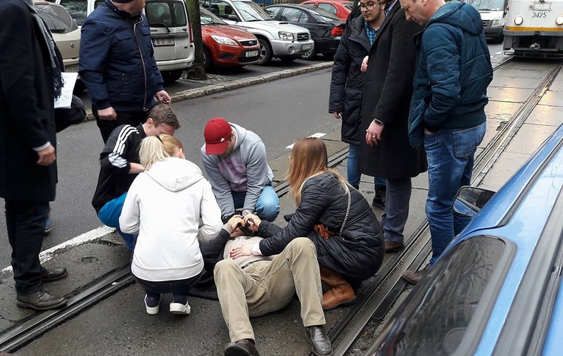 Pieton accidentat, pe bulevardul Dinicu Golescu | FOTO & VIDEO
