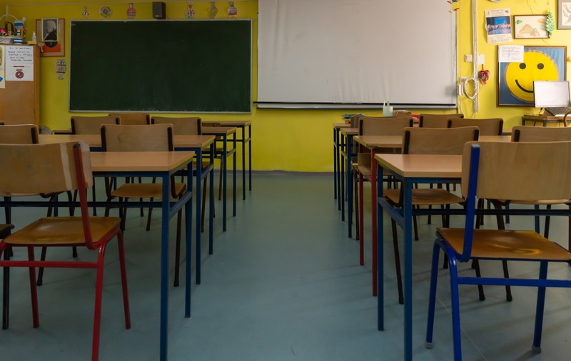 Cum scade plata cu ora la profesori de la 1 iulie: formula de calcul modificată de noul salariu minim