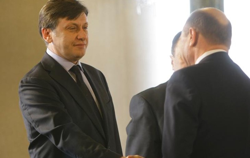 Băsescu: "Mi-am făcut cruce când am auzit ce a zis Antonescu. Am o recomandare: RELAX!"