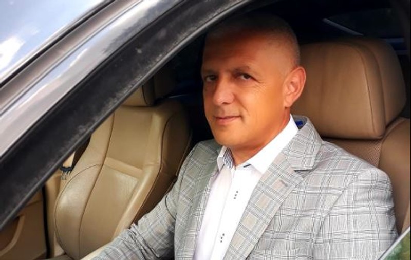 Primarul din Argeș acuzat de hărțuire sexuală de o tânără care l-a înregistrat, reținut de polițiști