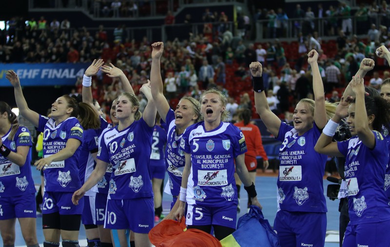 CSM București a sărbătorit calificarea în finala Champions League alături de sute de suporteri veniți la Budapesta! Reacții FOTO