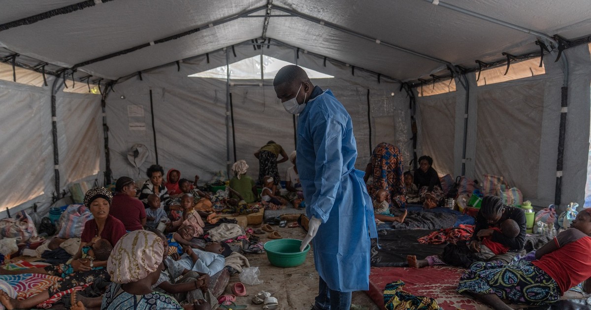 Medic surprins în timp ce vizitează mai mulți pacienți, în Congo