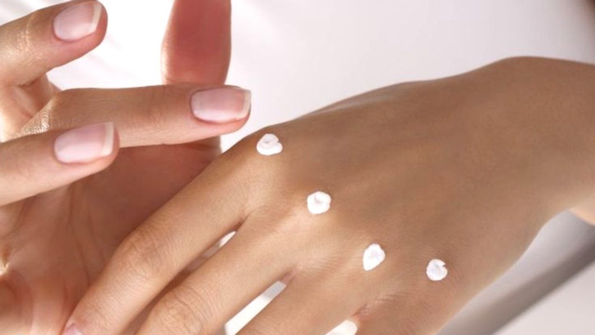 Aur Derm Cremă crema cosmetică