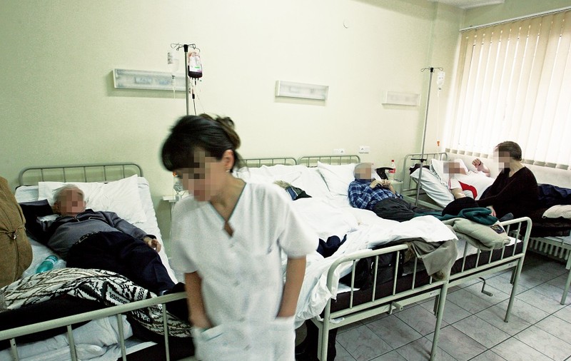 VIDEO EXCLUSIV|Medici cu salarii europene, pacienţi cu ”boli” româneşti. Vremurile se schimbă, ”plicul” rezistă