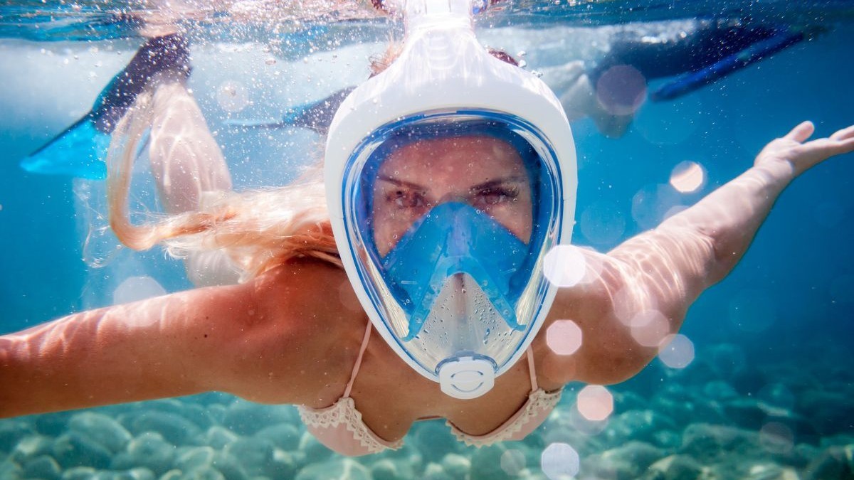 Un resort din Egipt interzice măștile de snorkeling pentru întreaga față. Sursă foto: Envato