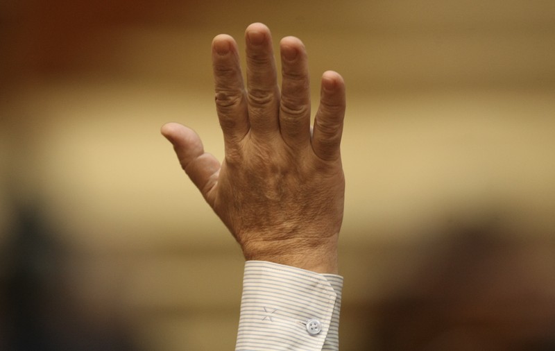 UPDATE. Deputații juriști au dat vot unanim pe OUG 14; Ordonanța 13 ar putea fi votată marți și de Camera Deputaților