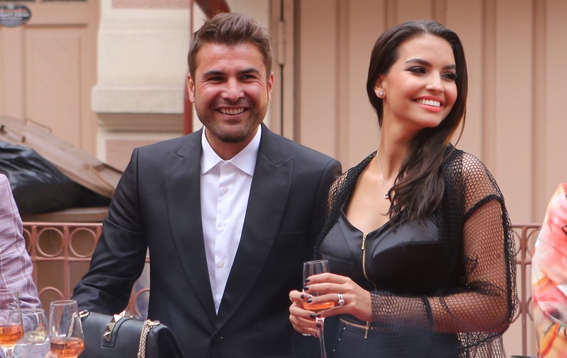 Adrian Mutu își caută casă unde să se mute după nuntă și botez!