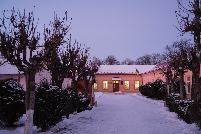 Intrarea în Liceul nr. 1 din Ciudei