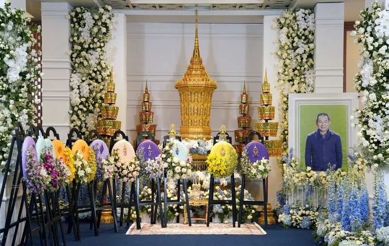 Patronul lui Leicester City este înmormântat în Thailanda cu onoruri regale