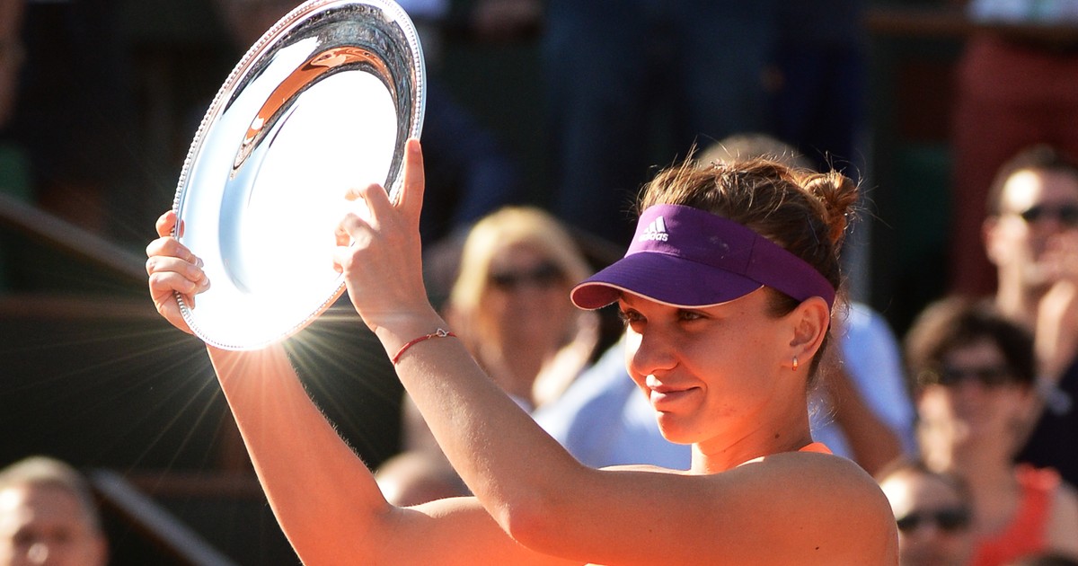Istoria celor trei finale de Mare Șlem pierdute de Simona Halep, aici cu trofeul de finalistă la Roland Garros 2014