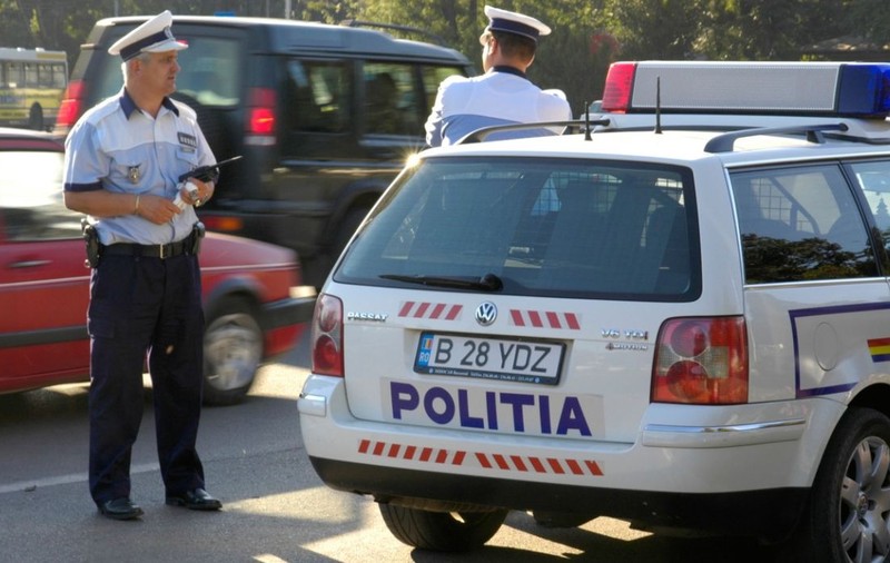 O femeie a fost înjunghiată în spate de un bărbat care a urmărit-o după ce a coborât din autobuz, în nordul Bucureștiului. Medicii de la spital au alertat Poliția | VIDEO