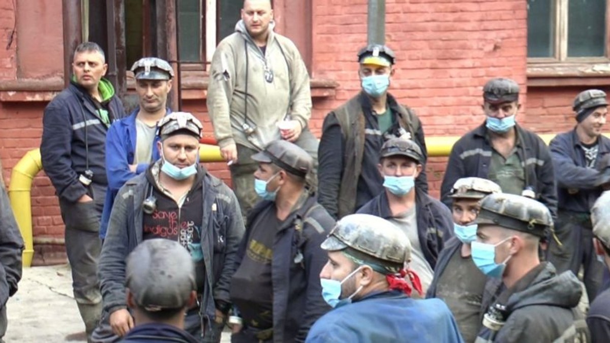 Mineri Lupeni sursa foto: Știridinvest