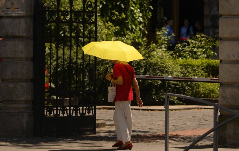Cod galben de caniculă în șapte județe din România. Lista zonelor unde maximele vor depăși 35 de grade Celsius