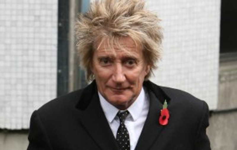 Rod Stewart, dat în judecată de propriii avocaţi