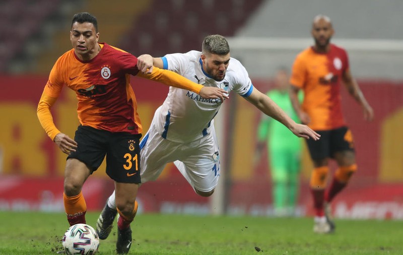 Un prieten al unui fotbalist prezent la Cupa Africii a mers în locul sportivului la un examen. A fost depistat și arestat