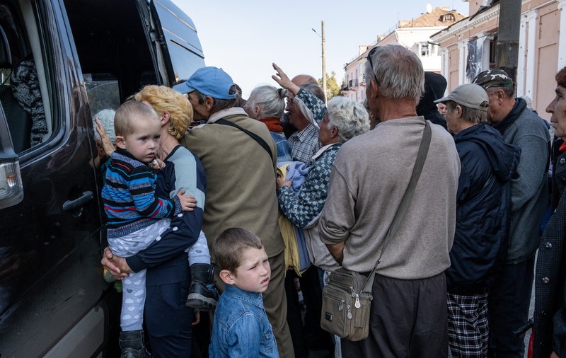Încă un convoi de civili a fost atacat de ruși, în Harkov. 24 de persoane, între care 13 copii, au fost ucise