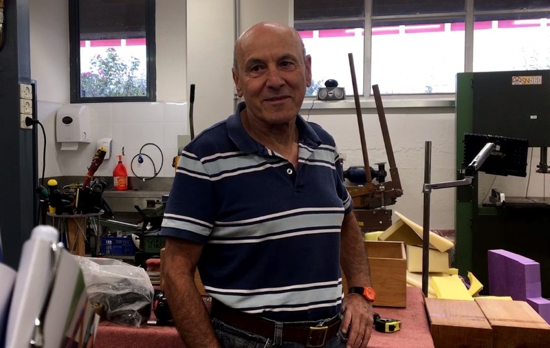 Pensionar originar din România, voluntar la Spitalul de pediatrie Alyn, din Ierusalim: ”Am vrut să fac ceva semnificativ și aici e un loc bun!” | VIDEO