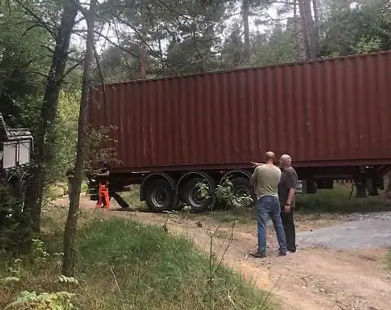TIR-ul abandonat de șoferul român în pădure, în Germania, recuperat de firma din Maramureș: „Mi-a furat și telefonul”