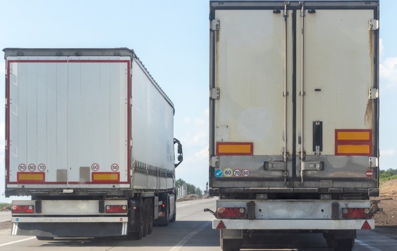 Doi șoferi de TIR au reușit ce n-a putut poliția, pe o autostradă din Germania. Cum au blocat o Skoda Octavia care circula cu 200 km/h