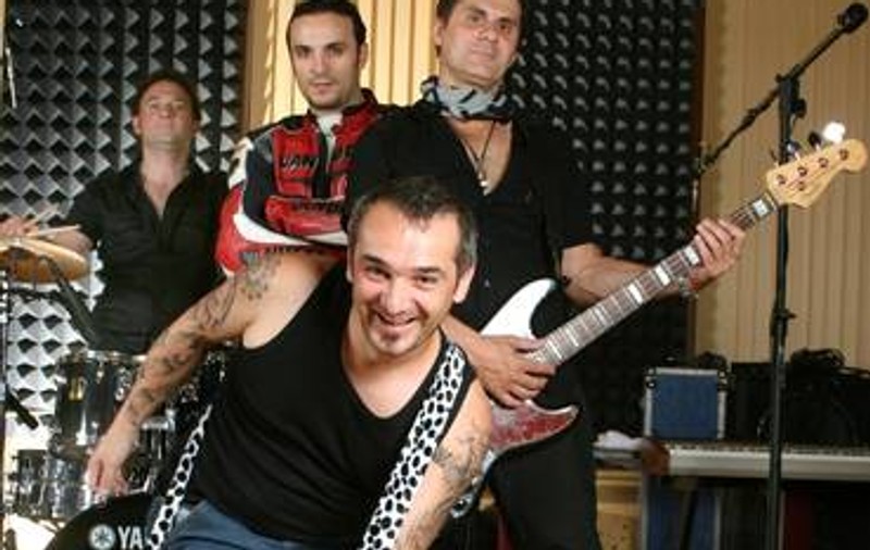 Iris, Direcţia 5, Cargo, Changing Skins, Voodoo participă la Dracula Revolution