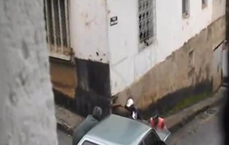 Te uiţi, te cruceşti şi râzi în hohote! Prostia omenească, atunci când se manifestă în grup de băieţi cu muşchi | VIDEO DEMENŢIAL
