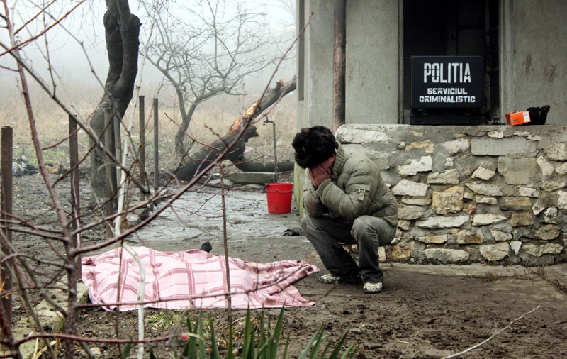 Dramă de nedescris pentru doi părinţi: au fost condamnaţi la închisoare după ce şi-au pierdut trei copii într-un incendiu