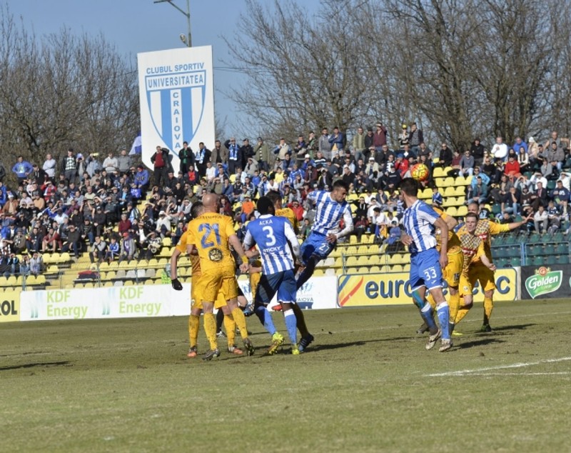 Liga I: CS U Craiova - Petrolul 2-0. Vătăjelu a deschis scorul, după ce tot el ratase un penalty, Nuno Rocha a închis tabela. Oltenii, în ”10” din min. 57! / VIDEO