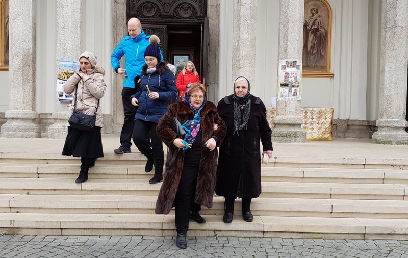 Rugăciuni la limita legii. Bisericile nu se tem de pandemie: avem rugăciune contra virusului, păcat că nu sunteţi mai mulţi
