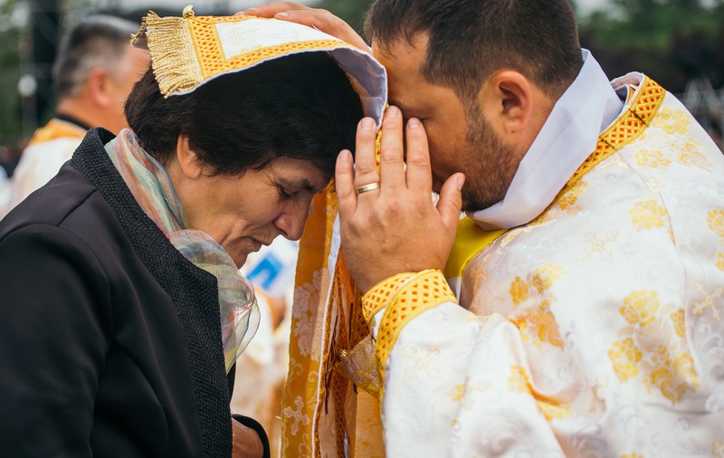 Biserica schimbă regulile după cazul Visarion Alexa: spovedania nu se mai face în chilii, iar duhovnicii trebuie să fie „eliberați de robia patimilor trupești”