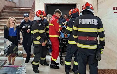 Primul salvator care a ajuns la liftul căzut cu 7 oameni în Ministerul Transporturilor povestește ce a văzut: „Nu țipa nimeni, i-am scos în 6 minute”