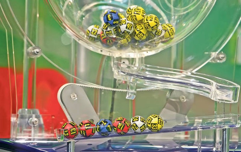 Un matematician ARE UN SITE CE POATE "VEDEA" NUMERELE CÂŞTIGĂTOARE LA LOTO. Legea numerelor mari este adusă în discuţie