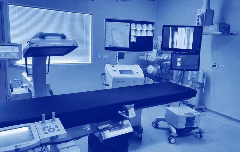 Tratamente chirurgicale complexe la Spitalul MedLife Brașov, în prima sală hibridă mobilă din centrul țării. Investiția depășește 500.000 de euro