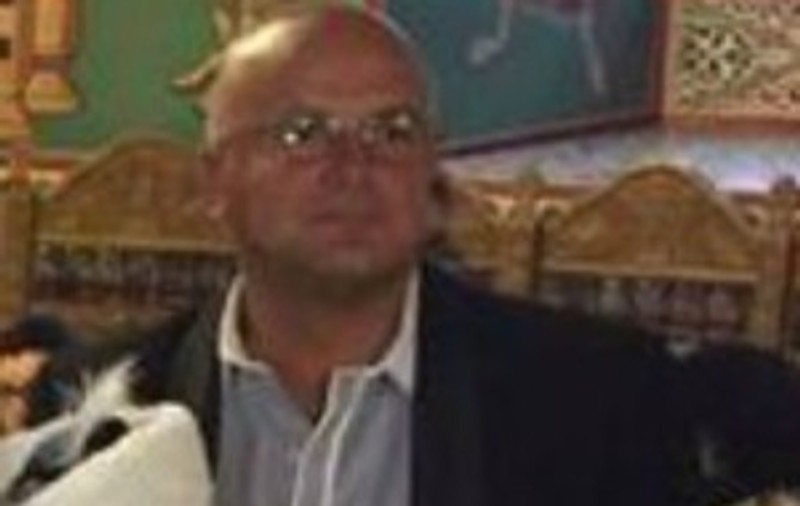 Ca Axinte! A nășit cu mâinile-n buzunare în biserică | FOTO