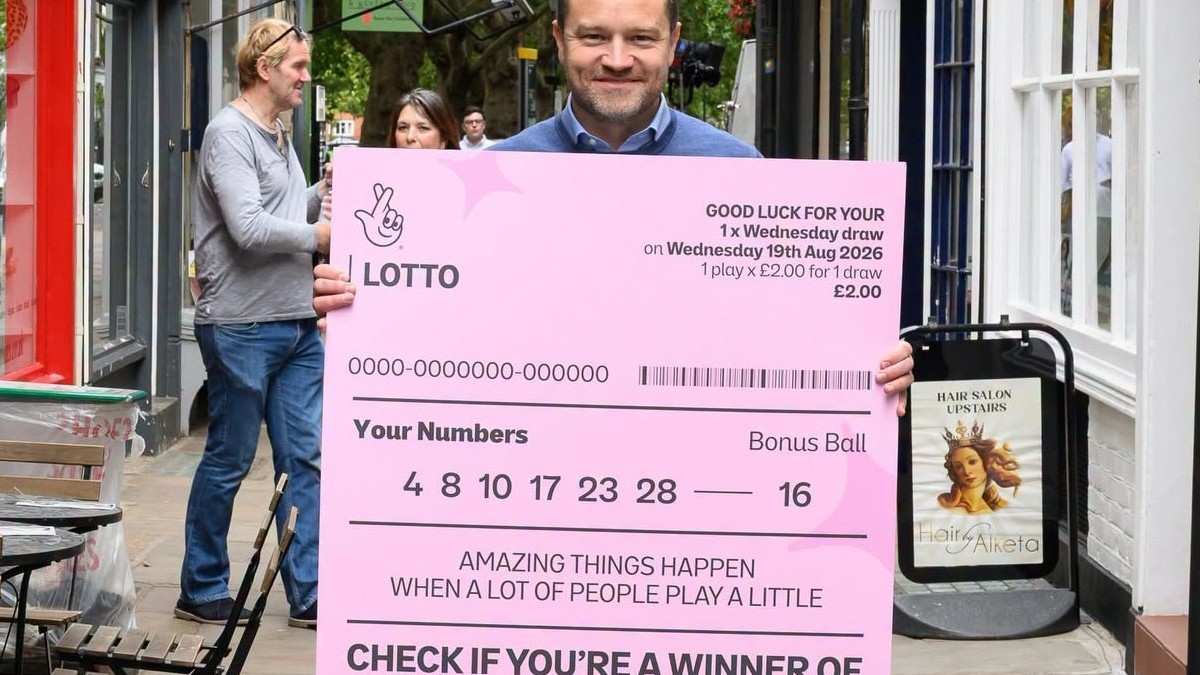Câștigătorul premiului de 1000000 de lire sterline la loterie mai are doar câteva ore pentru a-și revendica premiul, dacă a pierdut biletul. Sursă foto: Facebook /My Richmond.